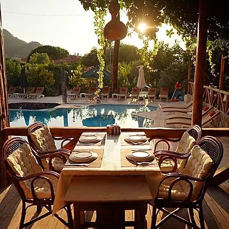 Suzanne & Restaurant 3* Cedit